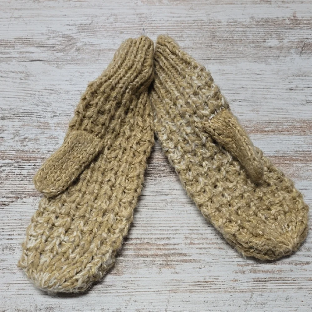 Universal Thread | Tan Ombre Mittens | OSFM